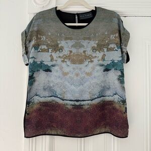 VIDA Multicolor Abstract Print Short Sleeve Top